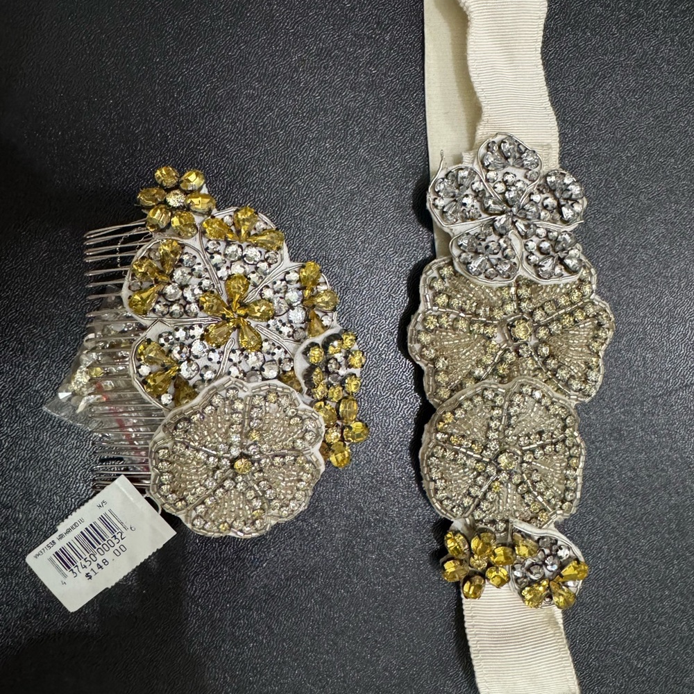Vera Wang Gold and Silver Floral Hair Combs
